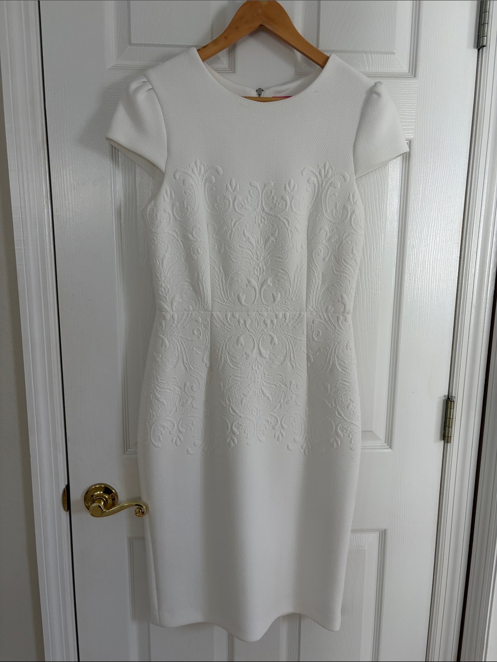 Betsey Johnson White Textured Cap-Sleeve Sheath Dress